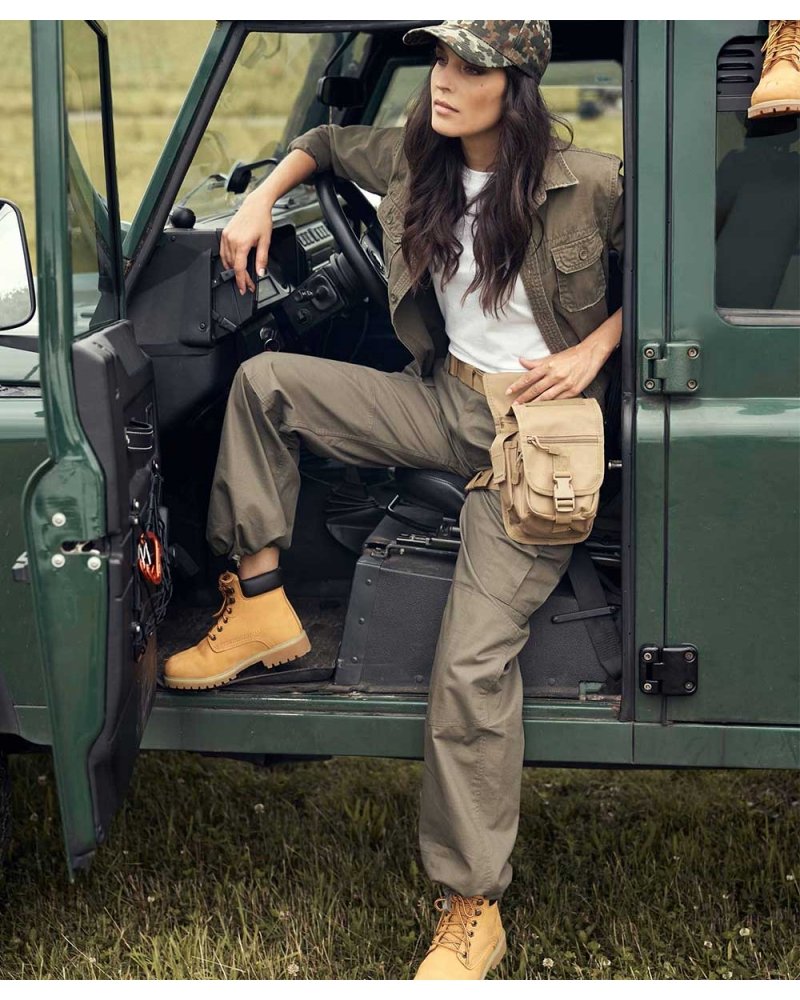 Pantalon Femme BDU RipStop BRANDIT kaki sur modèle | SPECIALFORCE Pantalon Femme BDU RipStop BRANDIT kaki sur modèle | SPECIALFORCE