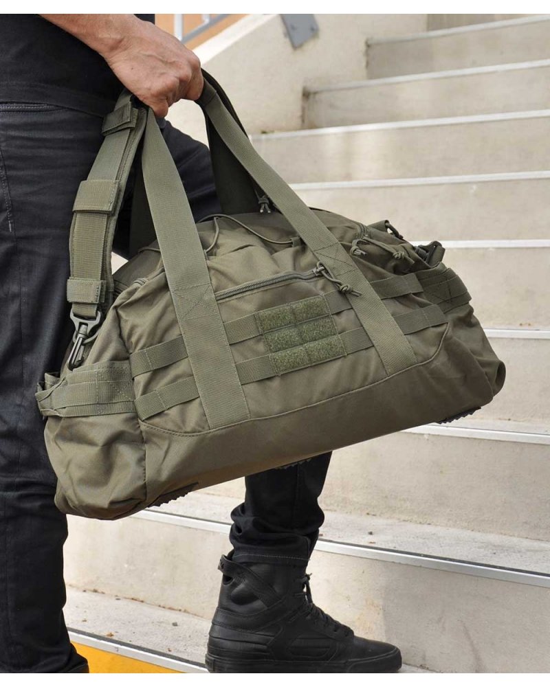 Sac de Voyage "Combat" kaki MIL-TEC 54 L - vue verso en extérieur | SPECIALFORCE