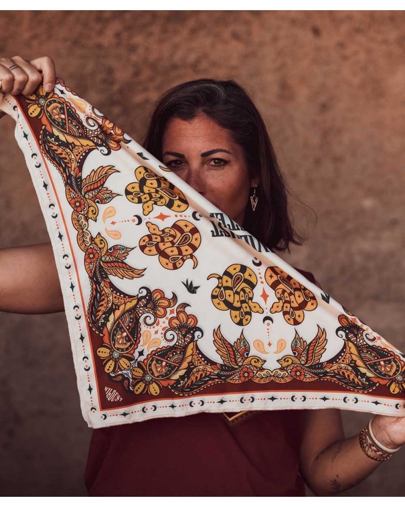 Foulard Moto Femme "Gypsy" WILDUST plié en triangle | SPECIALFORCE