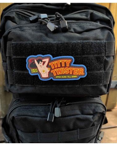 Morale Patch PVC "Titty Twister" Full color MIL-SPEC MONKEY personnalisant un sac à dos noir 36 L | SPECIALFORCE
