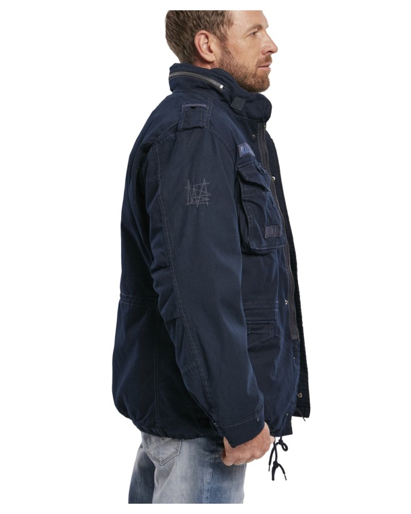Veste Homme BRANDIT "M-65 Giant" bleue portée par modèle homme - profil droit | SPECIALFORCE
